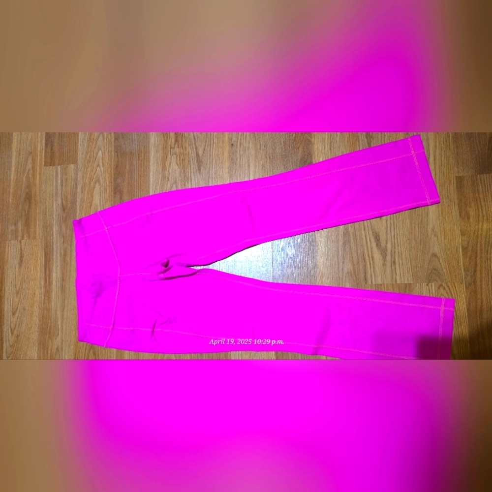 Lululemon Vibrant Pink Leggings - Picture 1 of 2